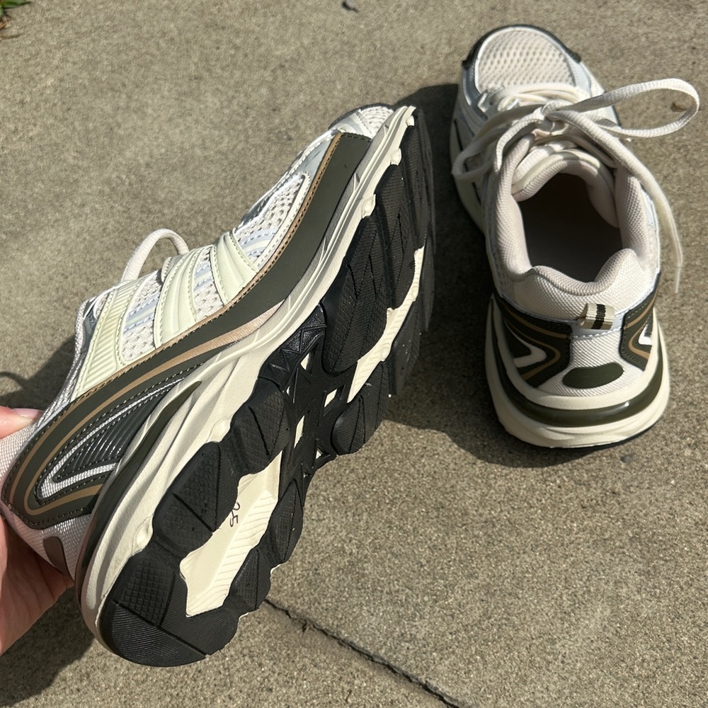 Women's Cream and Green Sneakers - Picture 4 of 13